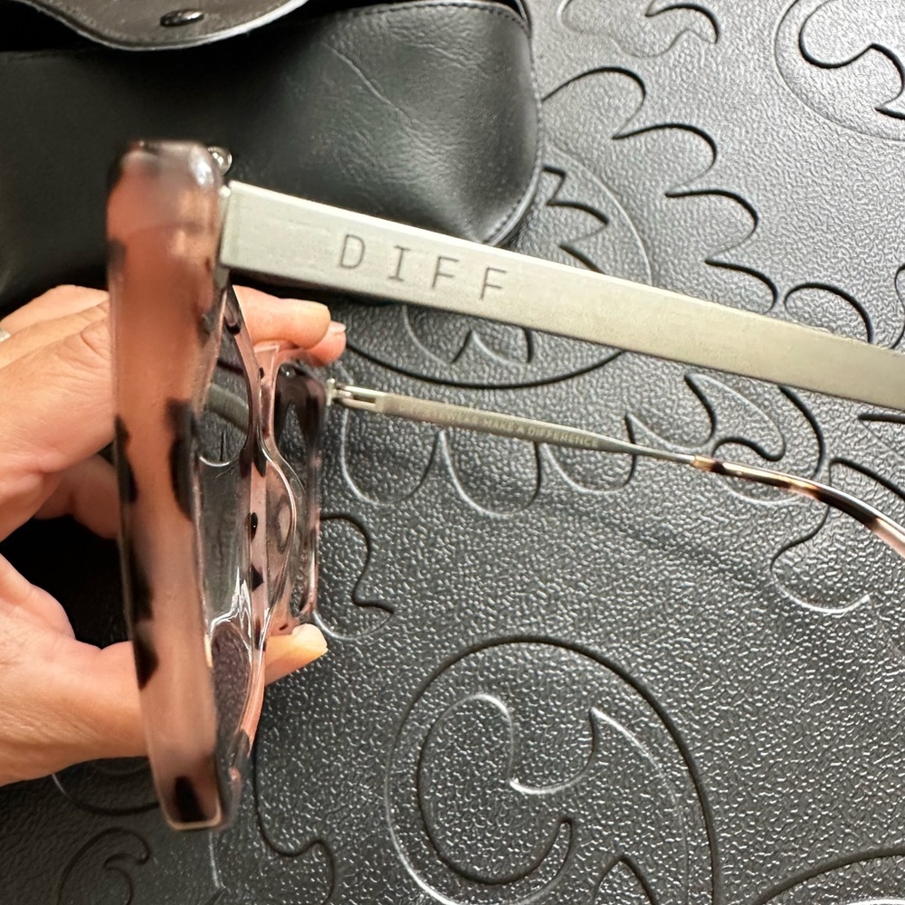 Diff Eyewear Becky Tortoise Shell Sunglasses - Picture 6 of 16